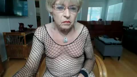 sexualsusan online show from July 2, 11:11 pm