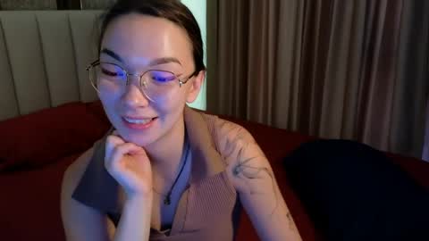 Snapshot of susannjohnson chatting on May 15, 10:50 pm susannjohnson online show from May 15, 10:50 pm