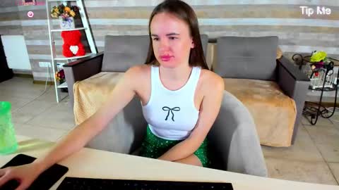 Snapshot of susansmitt chatting on October 4, 7:23 pm susansmitt online show from October 4, 7:23 pm