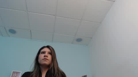 susanwilliams_ online show from February 5, 11:04 am