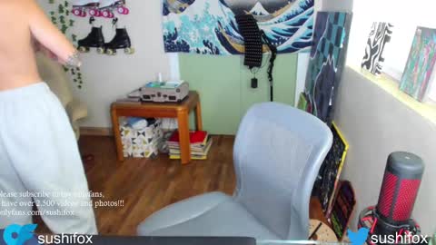 Snapshot of sushifox chatting on September 14, 5:01 pm online show from September 14, 5:01 pm