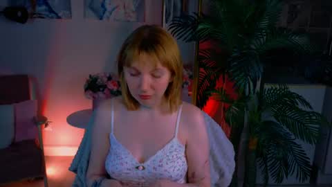 Snapshot of susie_miu chatting on March 17, 5:44 am SUSIE 3 online show from March 17, 5:44 am