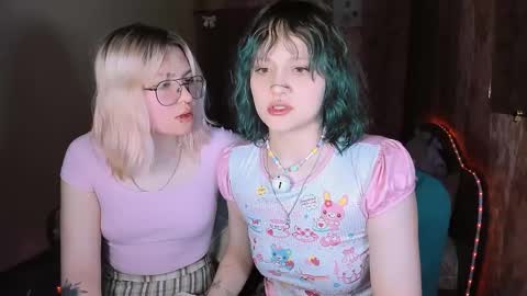 susiemilkis online show from May 20, 1:01 am