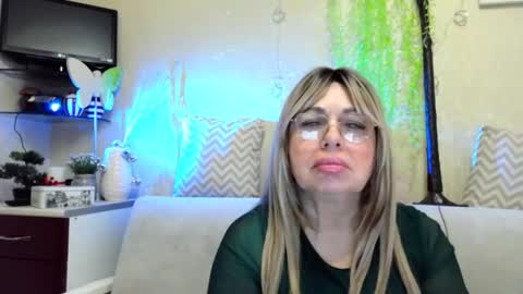 SusiexNoreen online show from April 15, 1:56 am