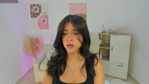 Snapshot of sussan_monroe chatting on April 21, 8:20 am Sussan Monroe online show from April 21, 8:20 am