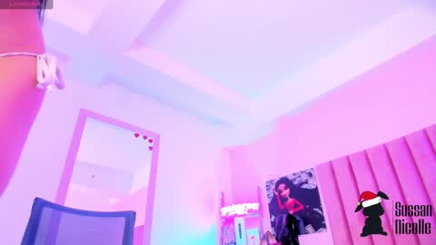 Snapshot of sussan_nicolle1 chatting on December 7, 2:46 pm Sussan Nicole online show from December 7, 2:46 pm