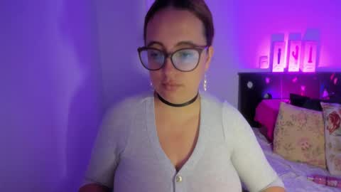 Snapshot of sussanmiller_ chatting on February 24, 1:21 pm sussanmiller_ online show from February 24, 1:21 pm