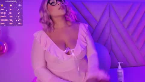 SussieRogers online show from September 20, 1:01 pm