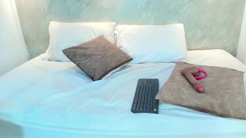 Sussy online show from January 18, 9:18 pm