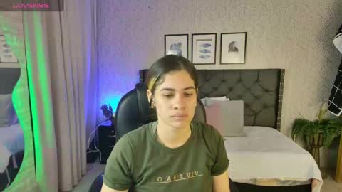 Snapshot of sussy__stone chatting on December 6, 12:38 pm online show from December 6, 12:38 pm