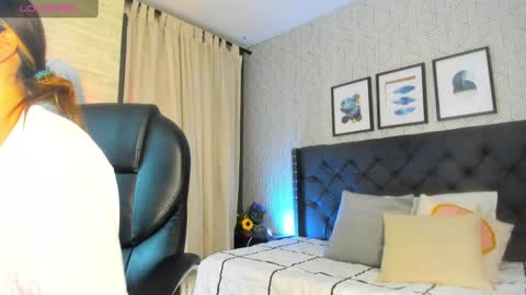 Snapshot of sussy__stone chatting on January 9, 12:30 pm online show from January 9, 12:30 pm