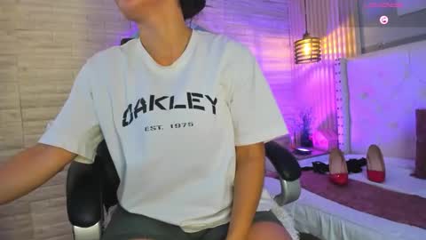 Snapshot of sussy__stone chatting on March 16, 11:58 am online show from March 16, 11:58 am