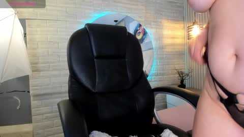   online show from May 11, 4:04 pm
