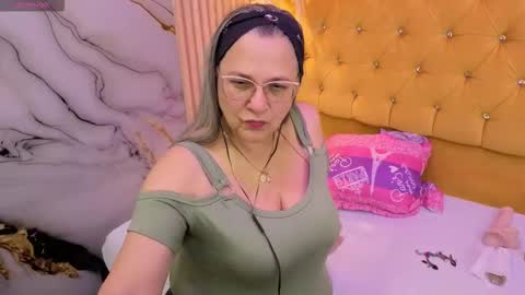 Sussy  online show from February 5, 2:05 am