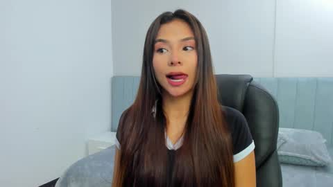 sussy_sweet4u online show from March 12, 9:55 am