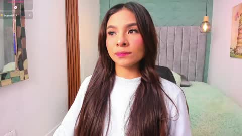 sussy_sweet4u online show from May 17, 9:28 am