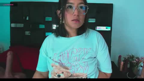 Snapshot of sussysunny_ chatting on May 7, 3:23 am Sussy Sunny online show from May 7, 3:23 am