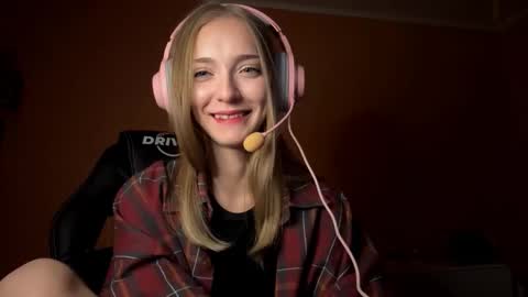 Snapshot of susyschuerholz chatting on October 8, 2:14 pm Jessica online show from October 8, 2:14 pm