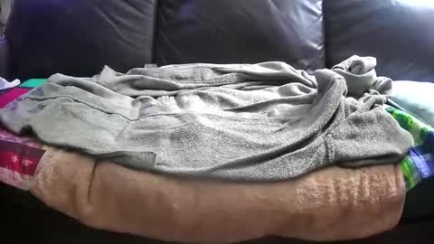 Snapshot of suv1 chatting on December 18, 5:57 am Otto online show from December 18, 5:57 am