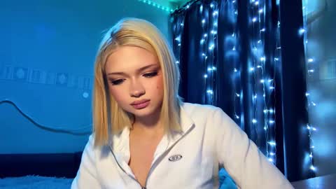 Stacy online show from March 15, 10:27 pm