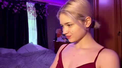 Snapshot of suzannabarmes chatting on May 18, 4:07 am Stacy online show from May 18, 4:07 am