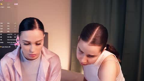 Snapshot of suziegoglia chatting on February 12, 7:03 am Kristanna online show from February 12, 7:03 am