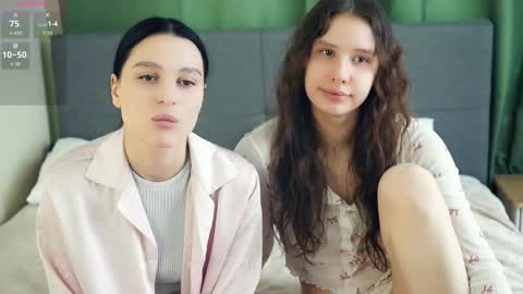 Snapshot of suziegoglia chatting on February 19, 8:10 am Kristanna online show from February 19, 8:10 am