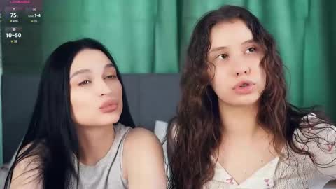 Snapshot of suziegoglia chatting on February 21, 9:10 am Kristanna online show from February 21, 9:10 am