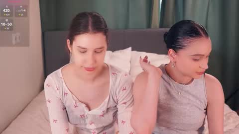 Snapshot of suziegoglia chatting on March 2, 9:05 am Kristanna online show from March 2, 9:05 am