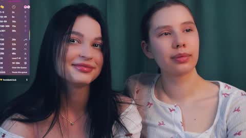 Snapshot of suziegoglia chatting on March 26, 6:52 am Kristanna online show from March 26, 6:52 am