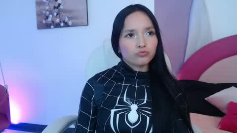 Susy  online show from May 17, 7:10 pm