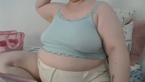 Snapshot of suzyitsstunning23 chatting on September 27, 2:49 am suzy online show from September 27, 2:49 am