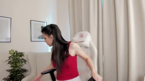 Suzy  next stream  Thursday Friday Saturday online show from January 19, 4:33 am