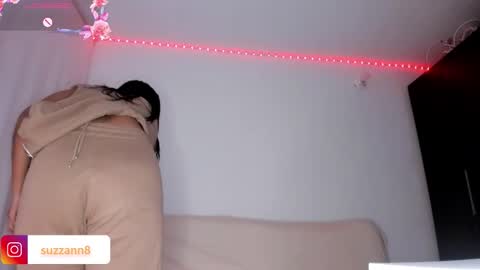 Snapshot of suzzann_rugg chatting on February 21, 12:33 am suzzann_rugg online show from February 21, 12:33 am