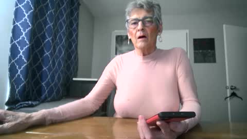 swallowyoualways online show from February 2, 12:30 am