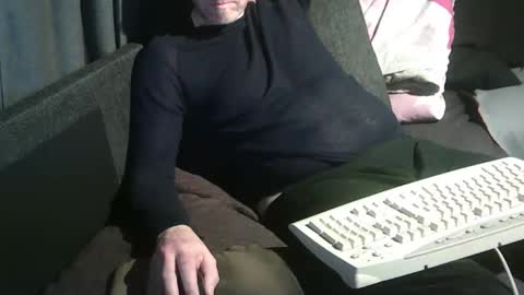 ArnSwart online show from November 16, 3:34 am