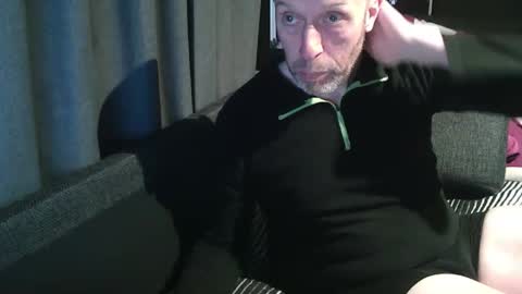 Snapshot of swartarn chatting on February 14, 8:05 pm ArnSwart online show from February 14, 8:05 pm