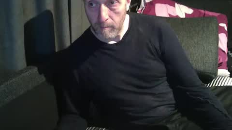 Snapshot of swartarn chatting on February 15, 3:20 pm ArnSwart online show from February 15, 3:20 pm