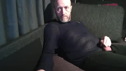 Snapshot of swartarn chatting on March 1, 1:40 am ArnSwart online show from March 1, 1:40 am