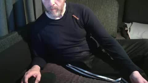Snapshot of swartarn chatting on March 1, 2:52 pm ArnSwart online show from March 1, 2:52 pm