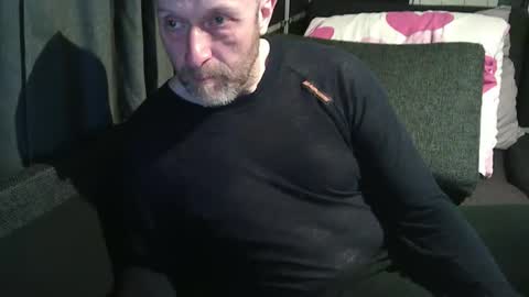 Snapshot of swartarn chatting on April 4, 11:24 pm ArnSwart online show from April 4, 11:24 pm