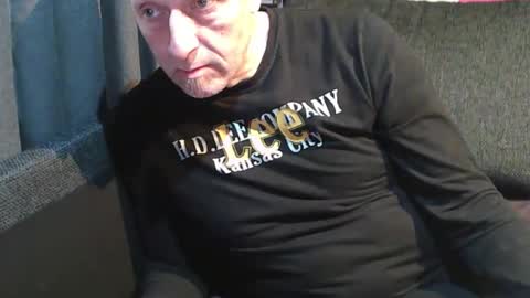 Snapshot of swartarn chatting on April 12, 5:12 am ArnSwart online show from April 12, 5:12 am
