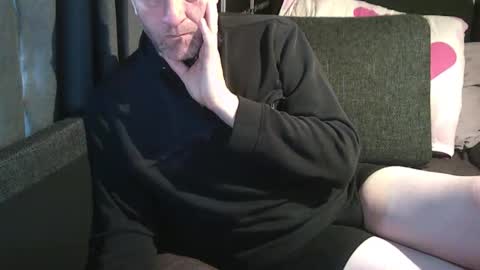 Snapshot of swartarn chatting on April 19, 2:27 pm ArnSwart online show from April 19, 2:27 pm