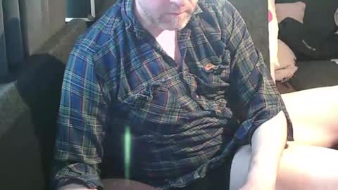 Snapshot of swartarn chatting on April 20, 2:42 pm ArnSwart online show from April 20, 2:42 pm