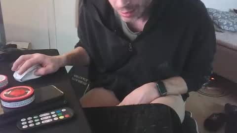 Snapshot of swe9090 chatting on January 6, 2:37 am swe9090 online show from January 6, 2:37 am