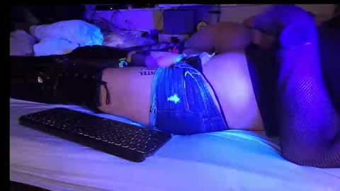 Snapshot of sweat_as_candy chatting on November 1, 2:13 am Johnny Cum Lover online show from November 1, 2:13 am