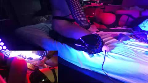 Snapshot of sweat_as_candy chatting on November 2, 1:52 am Johnny Cum Lover online show from November 2, 1:52 am