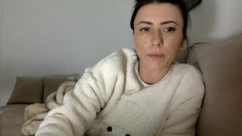 Snapshot of swee788485 chatting on November 8, 9:46 pm ALBA online show from November 8, 9:46 pm