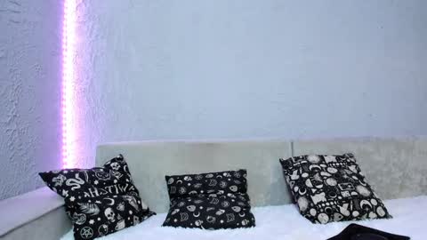 Snapshot of sweeeet_poison chatting on December 2, 4:42 am Luna Ootsutsuki online show from December 2, 4:42 am