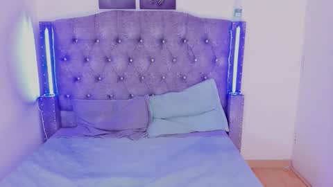 Snapshot of sweeet__temptatioon chatting on February 20, 6:26 am Andrea and Salome online show from February 20, 6:26 am